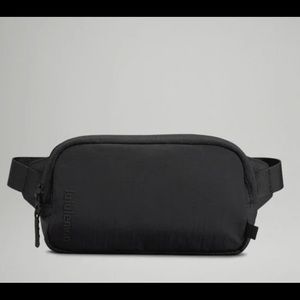 Lululemon belt bag mini